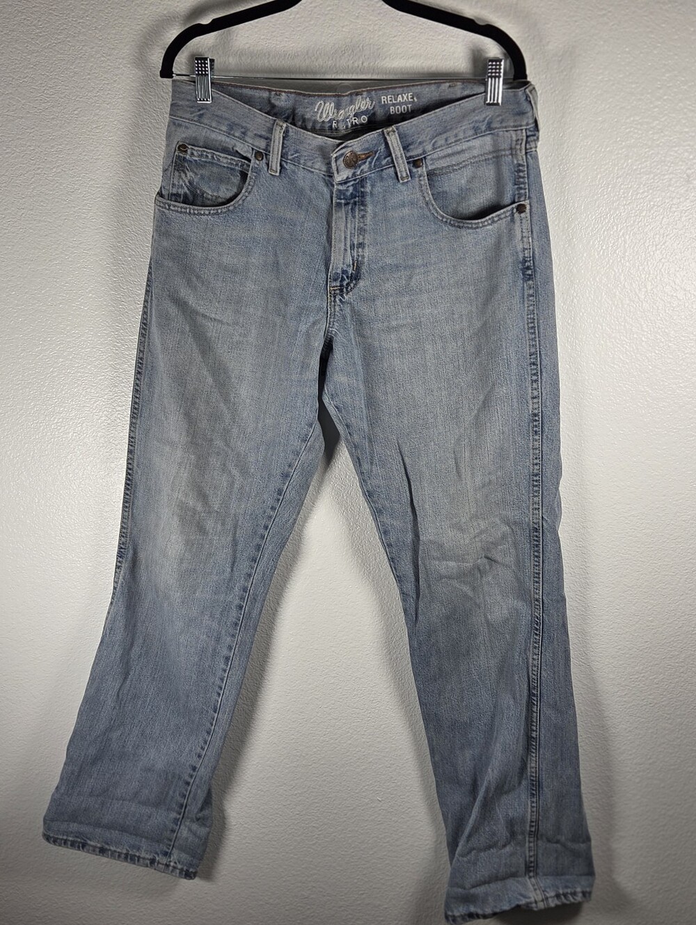 Wrangler Men's Size 33x32 Bootcut Jeans in Light Blue Wash